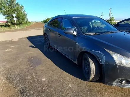 Chevrolet Cruze 2013 года за 2 800 000 тг. в Уральск – фото 5