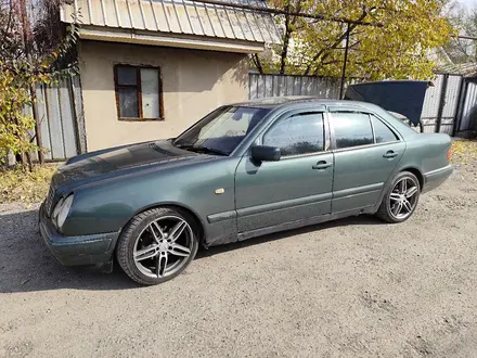 Mercedes-Benz E 230 1995 года за 2 700 000 тг. в Алматы – фото 11