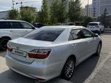 Toyota Camry 2015 года за 8 900 000 тг. в Астана – фото 2