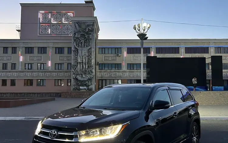 Toyota Highlander 2019 годаfor21 000 000 тг. в Шымкент