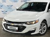 Chevrolet Malibu 2022 года за 10 850 000 тг. в Шымкент – фото 2