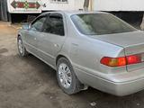 Toyota Camry 2000 годаfor3 750 000 тг. в Актобе – фото 4