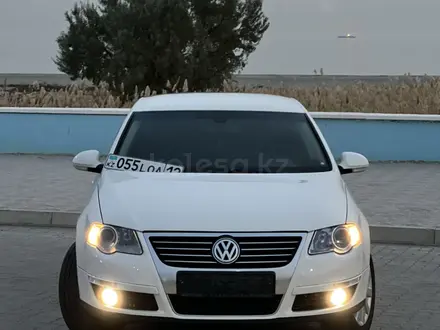 Volkswagen Passat 2007 года за 4 000 000 тг. в Актау – фото 11