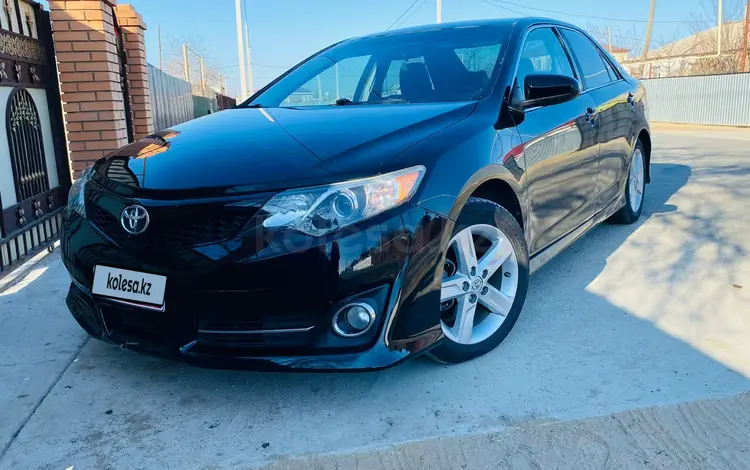 Toyota Camry 2014 года за 5 000 000 тг. в Атырау