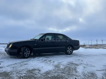 Mercedes-Benz E 240 1998 года за 3 300 000 тг. в Астана – фото 3