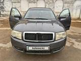 Skoda Superb 2004 года за 3 000 000 тг. в Актау – фото 5