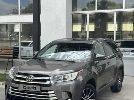 Toyota Highlander 2019 года за 18 500 000 тг. в Шымкент