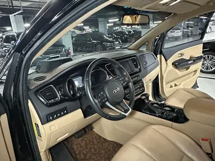 Kia Carnival 2019 года за 16 500 000 тг. в Алматы – фото 23