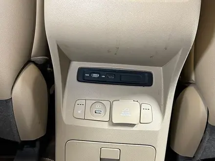 Kia Carnival 2019 года за 16 500 000 тг. в Алматы – фото 36