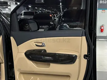 Kia Carnival 2019 года за 16 500 000 тг. в Алматы – фото 42