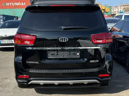 Kia Carnival 2019 года за 16 500 000 тг. в Алматы – фото 56