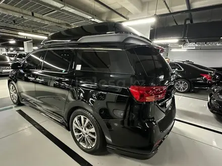 Kia Carnival 2019 года за 16 500 000 тг. в Алматы – фото 10