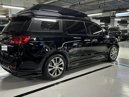 Kia Carnival 2019 года за 16 500 000 тг. в Алматы – фото 8