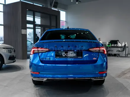 Skoda Octavia Sportline 2026 года за 16 490 000 тг. в Алматы – фото 6