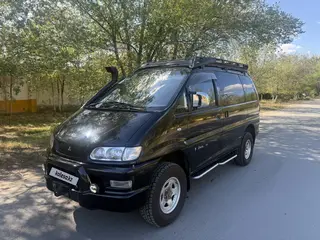 Mitsubishi Delica, 2000