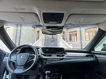 Lexus ES 350 2020 года за 26 800 000 тг. в Алматы – фото 11