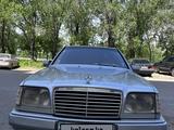 Mercedes-Benz E 220 1994 года за 2 400 000 тг. в Астана – фото 2