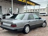 Mercedes-Benz E 260 1990 года за 1 300 000 тг. в Мерке – фото 3