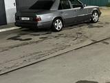 Mercedes-Benz E 220 1993 годаүшін1 550 000 тг. в Алматы – фото 2