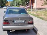 Mercedes-Benz E 200 1993 года за 1 550 000 тг. в Талдыкорган – фото 2