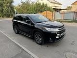 Toyota Highlander 2018 года за 16 700 000 тг. в Алматы – фото 3