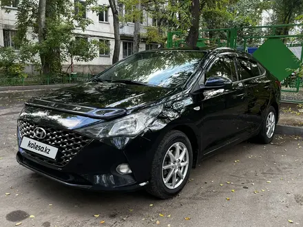 Hyundai Accent 2020 года за 7 500 000 тг. в Астана – фото 2