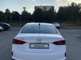 Hyundai Accent 2023 года за 8 500 000 тг. в Шымкент – фото 2