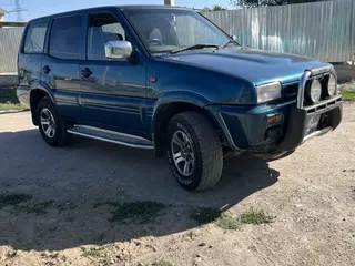 Nissan Mistral
