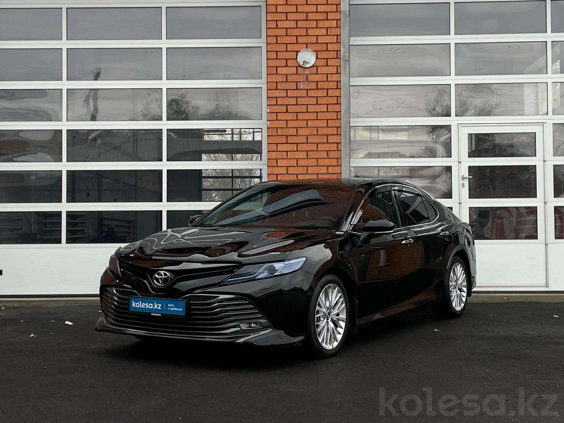 Toyota Camry 2019 г.