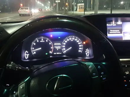 Lexus ES 250 2015 года за 9 500 000 тг. в Алматы – фото 3