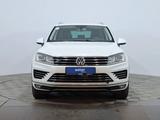 Volkswagen Touareg 2014 года за 10 990 000 тг. в Астана – фото 2