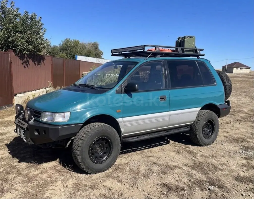 Mitsubishi Space Runner, 1992