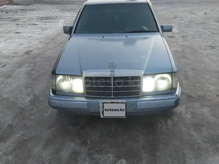 Mercedes-Benz E 200 1993 года за 1 500 000 тг. в Алматы – фото 3