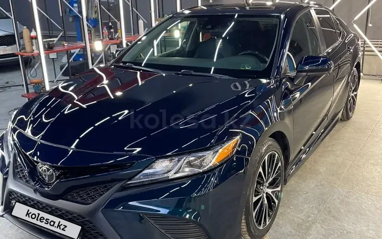 Toyota Camry 2020 года за 13 000 000 тг. в Актау