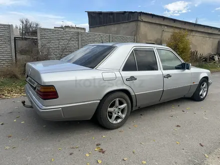 Mercedes-Benz E 200 1993 года за 1 400 000 тг. в Тараз – фото 4