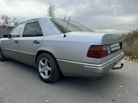 Mercedes-Benz E 200 1993 года за 1 400 000 тг. в Тараз – фото 5