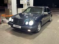 Mercedes-Benz E 200 1997 года за 2 700 000 тг. в Астана