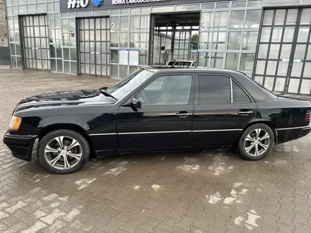 Mercedes-Benz E 280 1994 года за 2 400 000 тг. в Уральск – фото 2