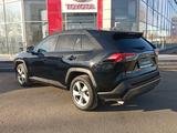 Toyota RAV4 2020 года за 11 990 000 тг. в Усть-Каменогорск – фото 2