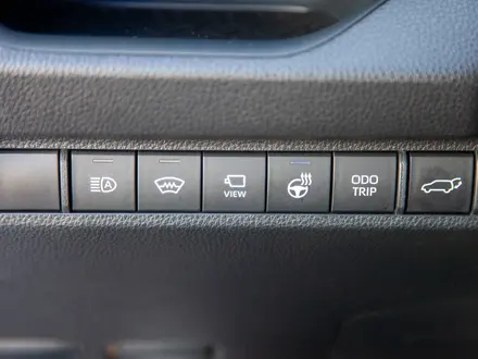 Toyota RAV4 Luxe+ 2023 года за 18 490 000 тг. в Алматы – фото 20