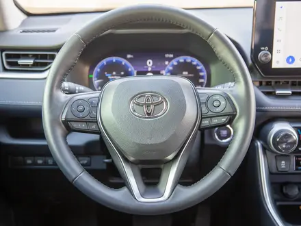 Toyota RAV4 Luxe+ 2023 года за 18 490 000 тг. в Алматы – фото 13