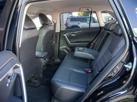 Toyota RAV4 Luxe+ 2023 года за 18 490 000 тг. в Алматы – фото 11