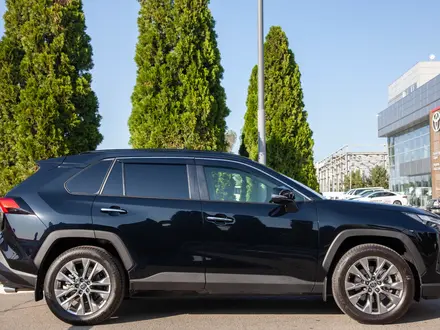 Toyota RAV4 Luxe+ 2023 года за 18 490 000 тг. в Алматы – фото 8