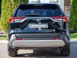 Toyota RAV4 Luxe+ 2023 года за 18 490 000 тг. в Алматы – фото 5