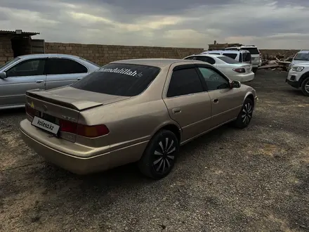 Toyota Camry 2000 года за 3 500 000 тг. в Актау – фото 4