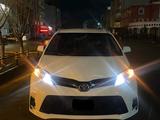 Toyota Sienna 2015 года за 10 000 000 тг. в Актобе – фото 2