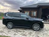 Toyota Land Cruiser 2023 года за 65 000 000 тг. в Алматы – фото 3