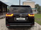 Toyota Land Cruiser 2023 года за 65 000 000 тг. в Алматы – фото 2