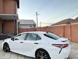 Toyota Camry 2018 года за 7 400 000 тг. в Жанаозен