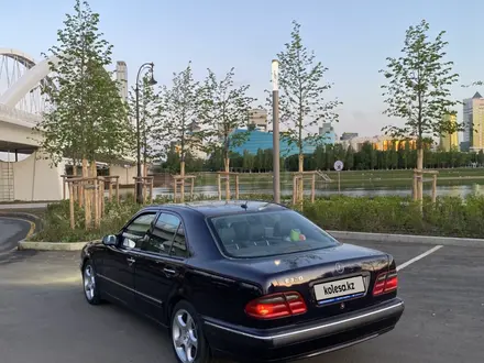 Mercedes-Benz E 320 2000 года за 4 100 000 тг. в Астана – фото 3